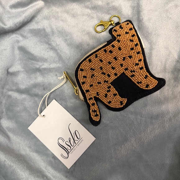 Cheetah pouch - Picture 1 of 4